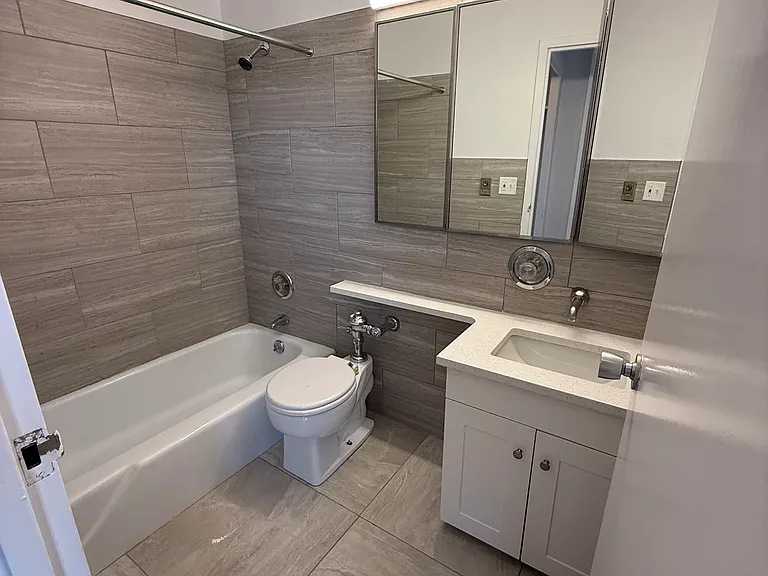 Maple Ave — Photo 13