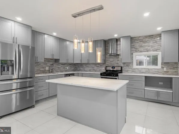 11405 Gifford Ave, Philadelphia, PA 19116