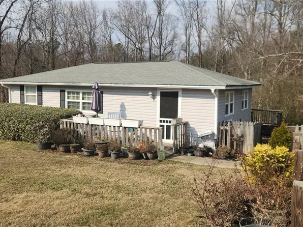 5852 Overby Rd, Flowery Branch, GA 30542