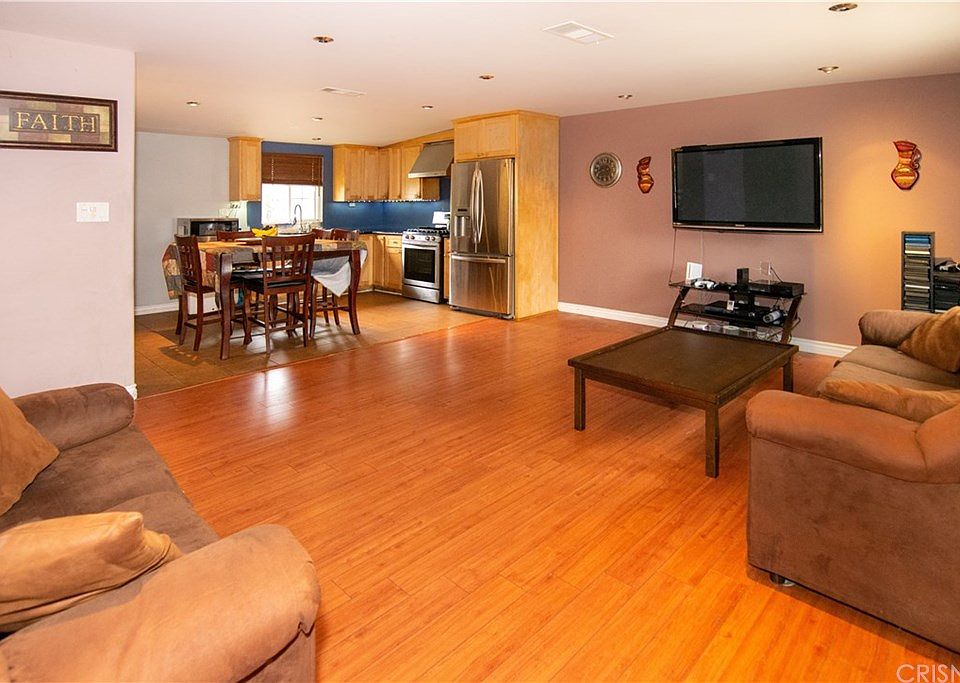 1st image of 276 W Grondahl St