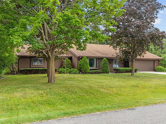 2nd image of 301 Oak Manor Dr