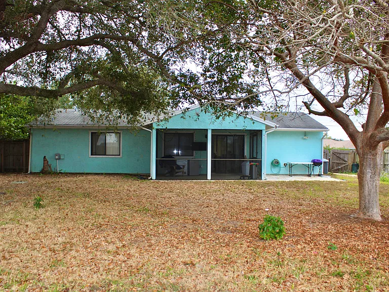 2533 SE Grand Dr — Photo 31