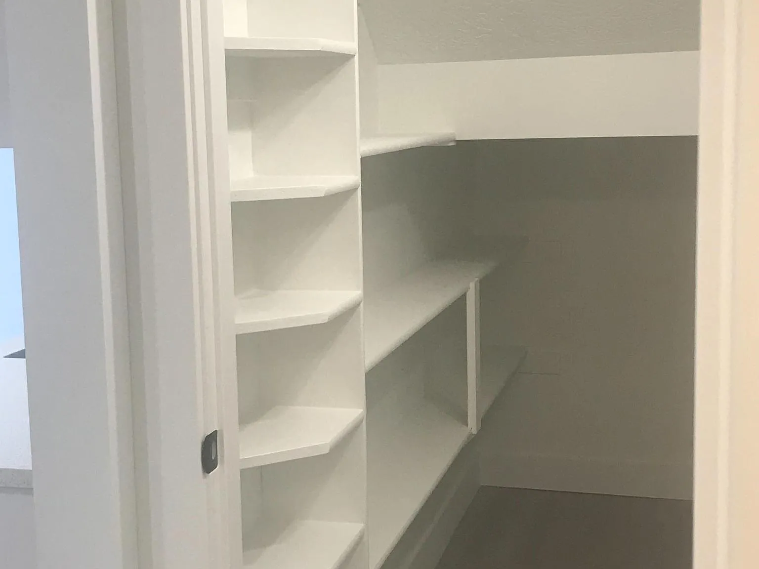 Studio, 700 sqft, $1,225 — Photo 4