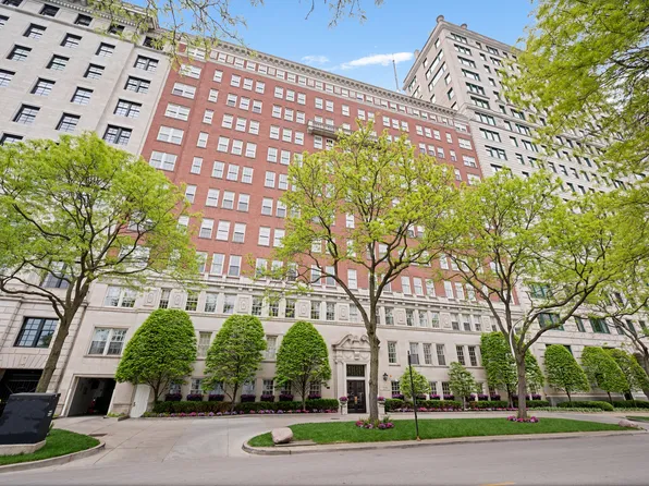 219 E Lake Shore Dr APT 6AB, Chicago, IL 60611