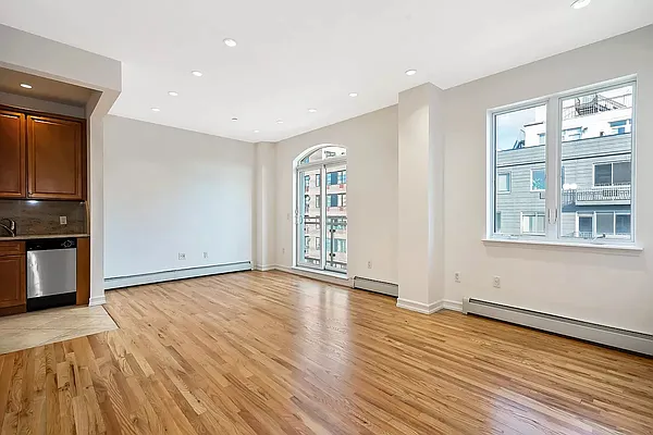 Rented by R Management | media 3