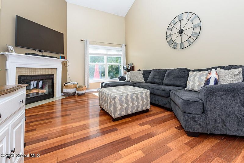 3rd image of 1034 Sterling Ridge Drive