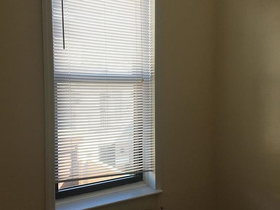 4th image of 193 Avenue Z
