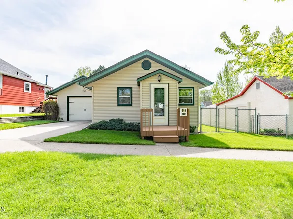 609 N 17th St, Bismarck, ND 58501