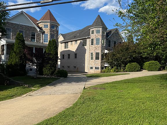 2nd image of 729 W Montgomery Ave
