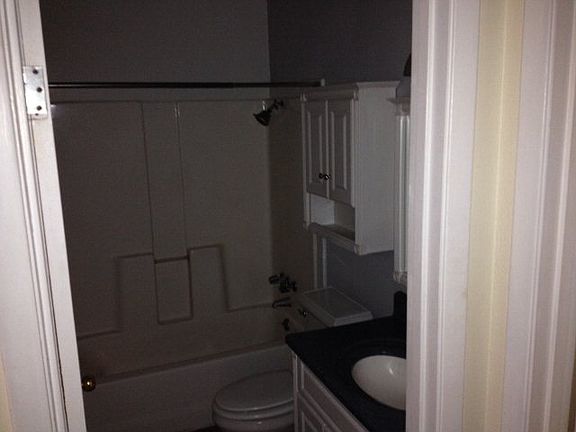 3rd image of 510 Fairmont Dr