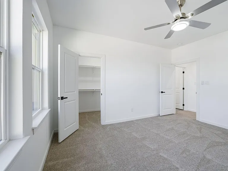 111 Capetown Way — Photo 16