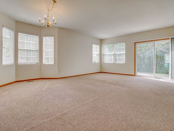 3rd image of 13447 Michigan Ave Unit 13447