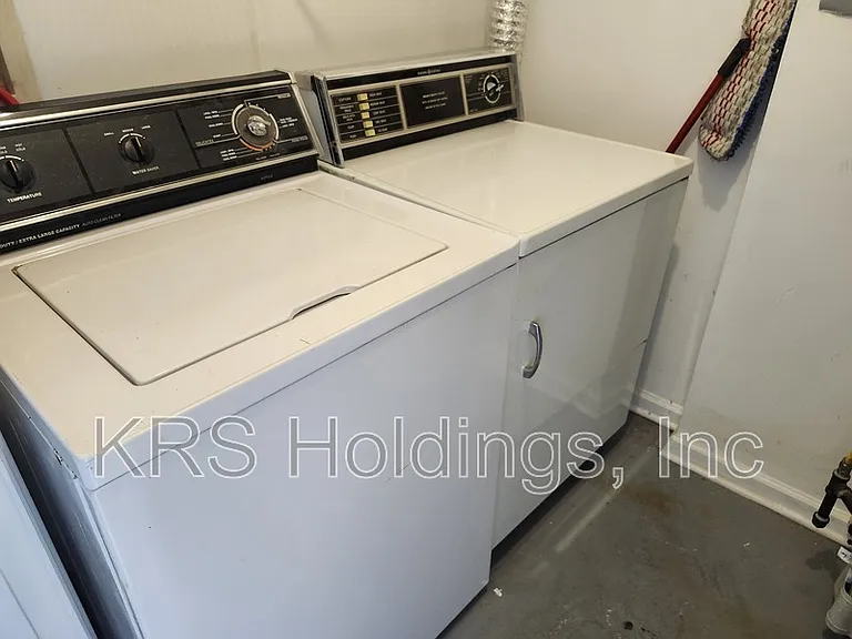208 Straith St #C23 — Photo 11