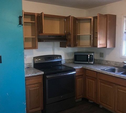 5th image of 669 E 102nd St