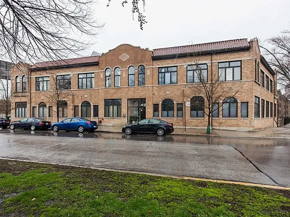 7377 N Rogers Ave APT 208, Chicago, IL 60626