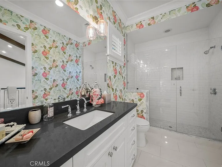 4917 Edgerton Ave — Photo 40