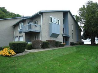 4 Bay Point Cir, Rochester, NY 14622