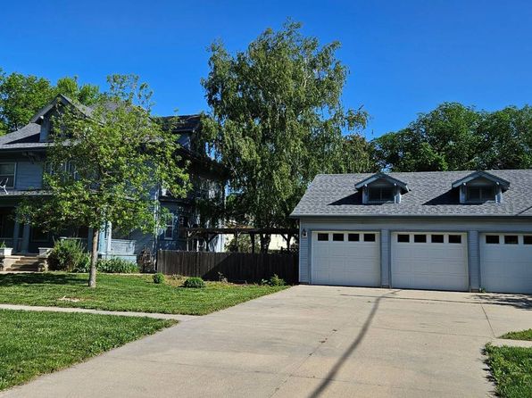 241 W 9th Ave, Red Cloud, NE 68970