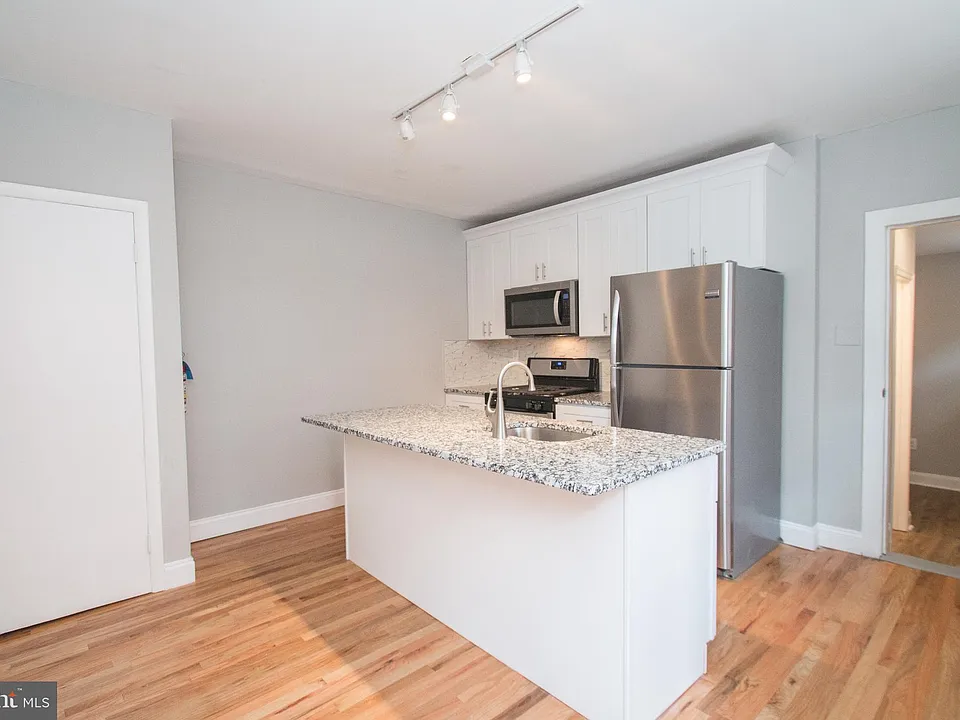 1229 W Porter St #1