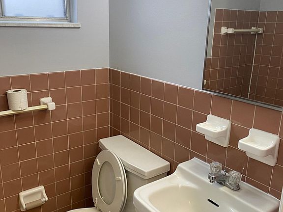 3rd image of 17827 Webb Cliff Dr #5