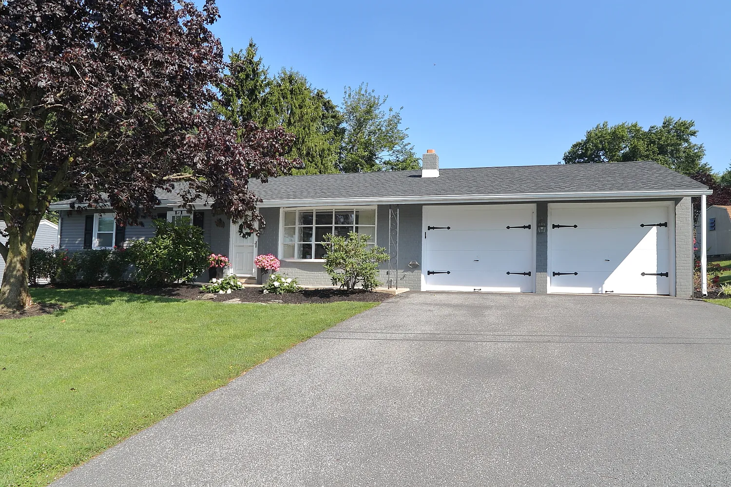 1627 Peony Rd photo 1