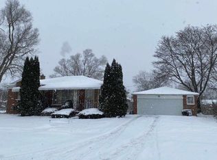 5601 Griggs Dr, Flint, MI 48504