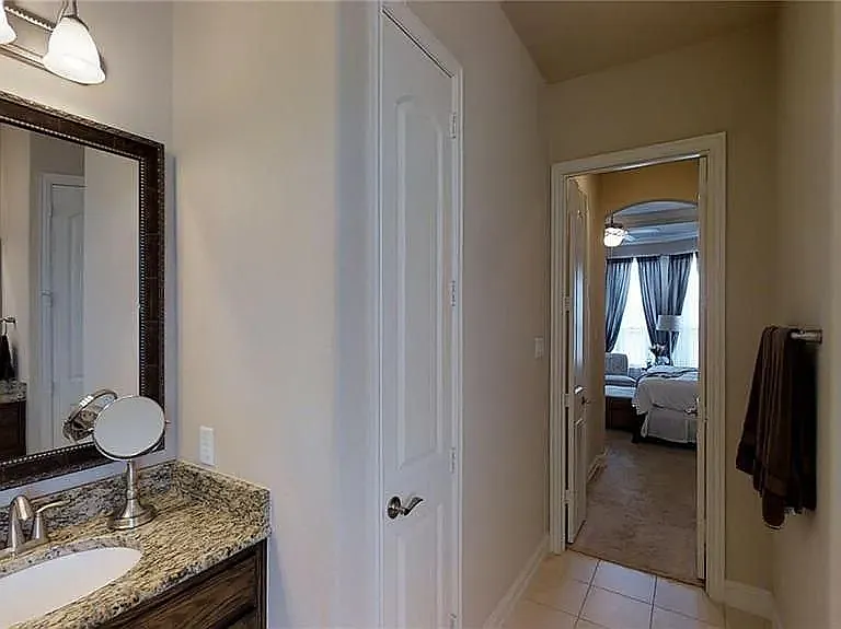 2537 Roseville Dr — Photo 27