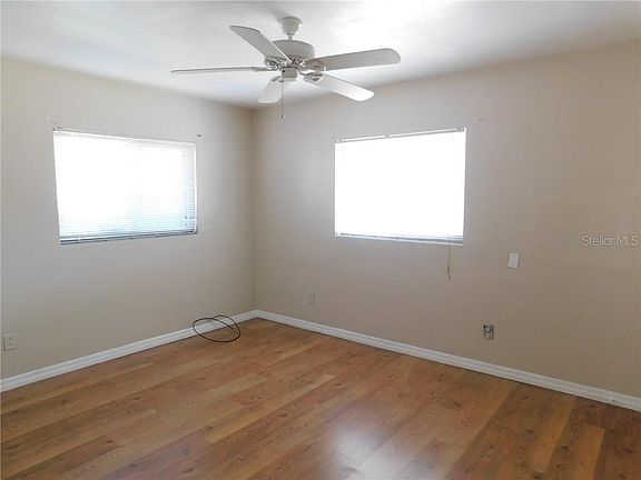 5th image of 1121 Drew St