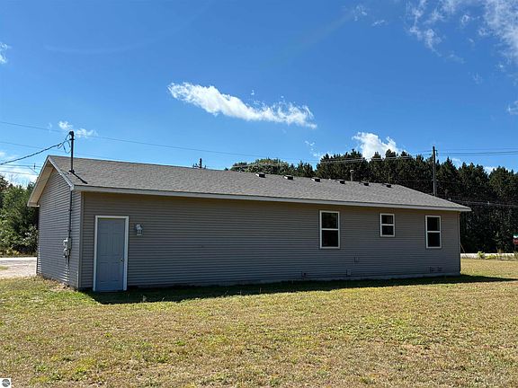 4th image of 9966 Cedar Run Rd