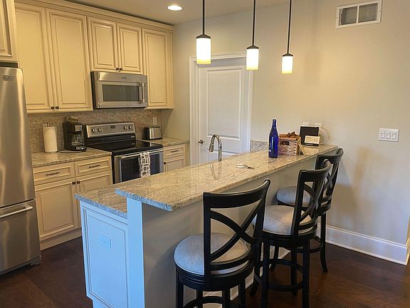 4th image of 510 Broadway St APT 4C