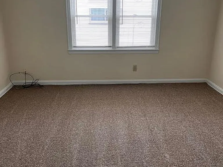 848 Lawrence Ave — Photo 14
