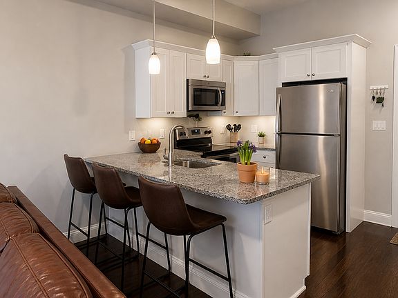 2nd image of 10 Merrymount Rd APT 401
