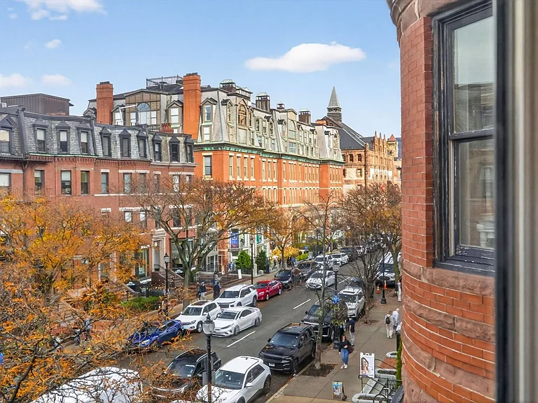230 Newbury St #21 — Photo 11