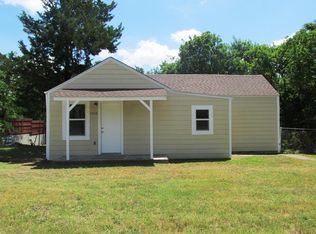 1914 Yale St, River Oaks, TX 76114