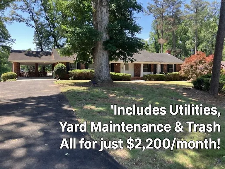 1193 Angelia Dr SW — Photo 1
