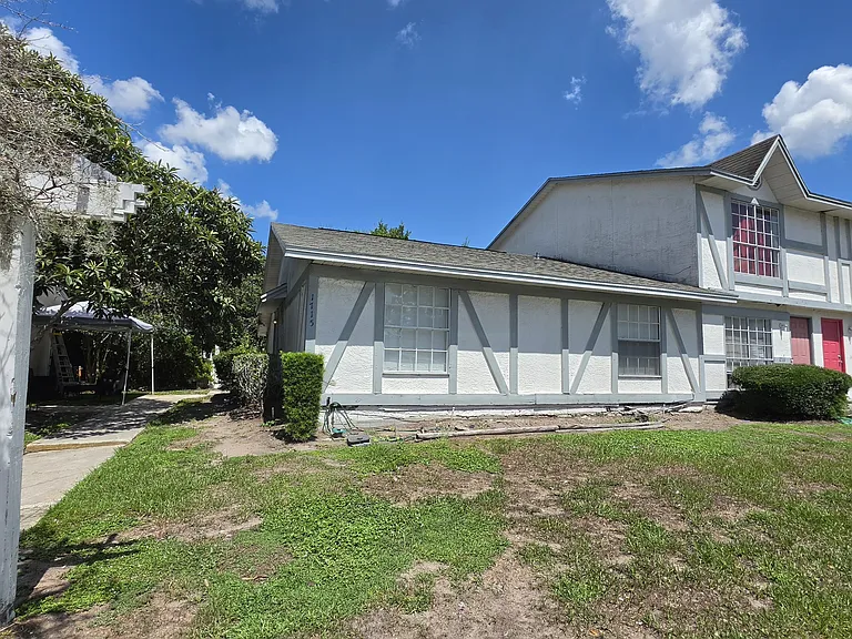 1715 Bentley Blvd — Photo 2