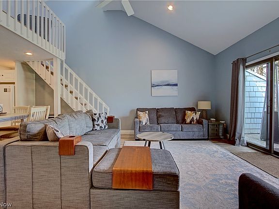 5th image of 16 Sawmill Creek Dr W Unit 16