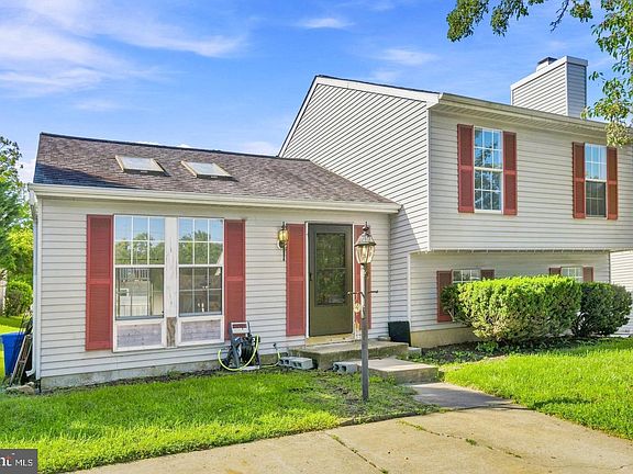 2nd image of 7 Briarleaf Ct