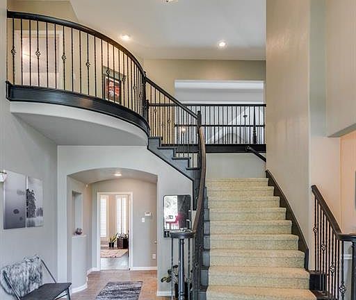 3rd image of 1304 Woodborough Ln