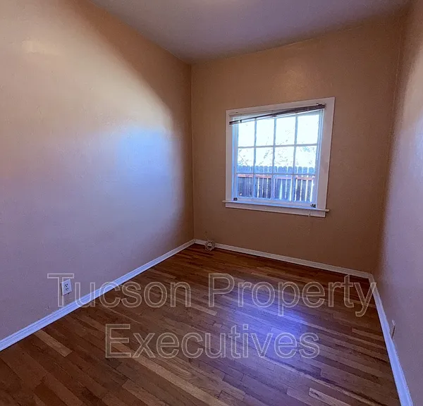 1222 N Olsen Ave — Photo 11
