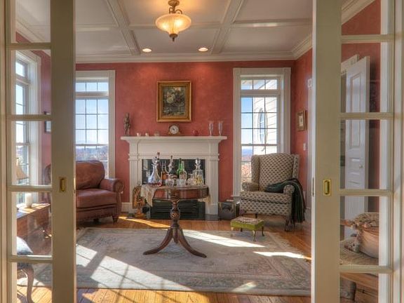 5th image of 180 Moores School Ln