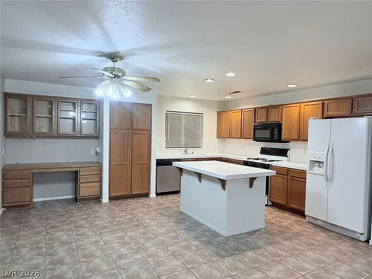 1304 Paraiso St — Photo 5