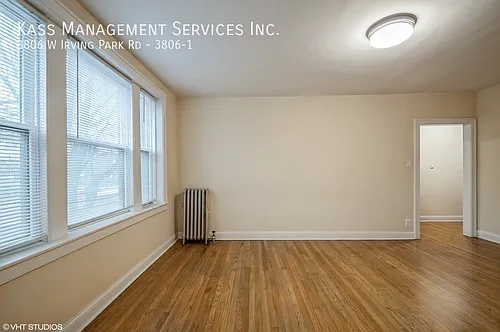 3806 W Irving Park Rd Photo 1