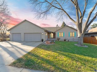 3732 S Jesse James Ct, Sioux Falls, SD 57103
