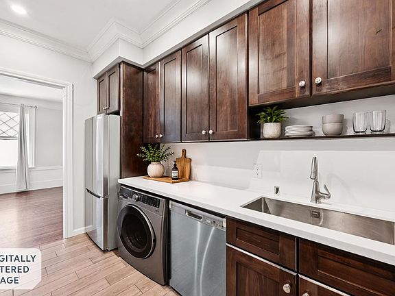 4th image of 1605 Washington St #1