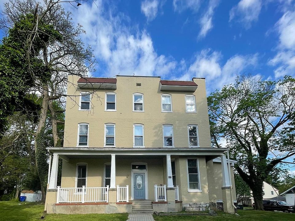 1st image of 601 Highland Way APT 3