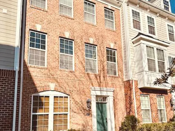 47 Derby Dr, La Plata, MD 20646