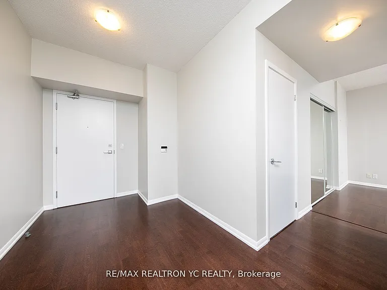 832 Bay St #3510 — Photo 2