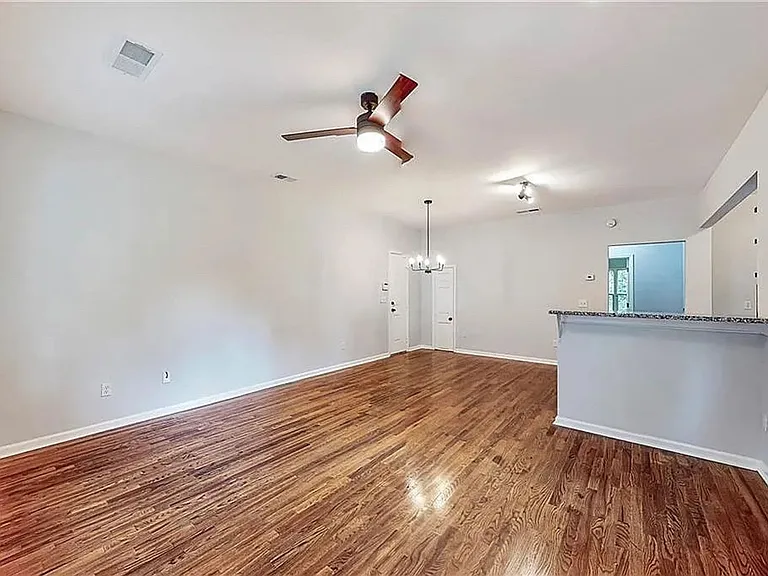 49 Harlan Rd SW — Photo 9