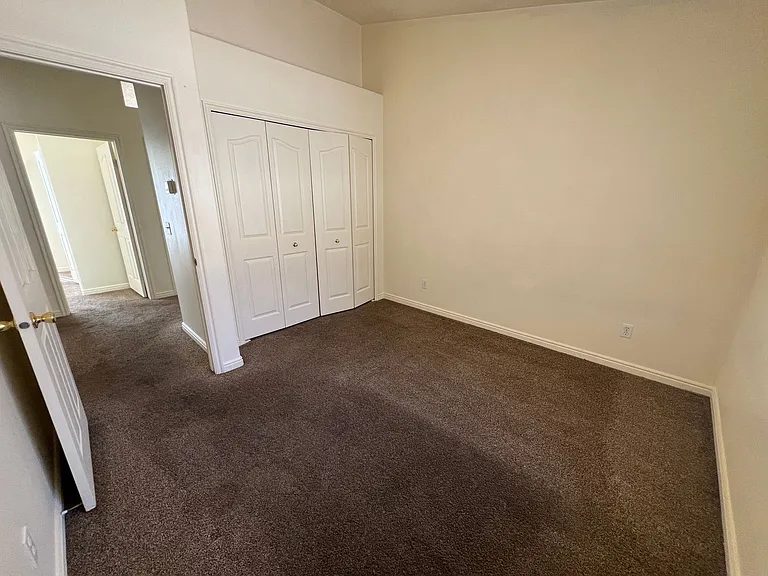 652 N 2720 E — Photo 10